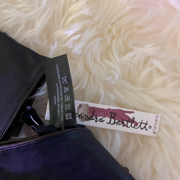 Cassandra Bartlett genuine leather gloves - Picture 3 of 3